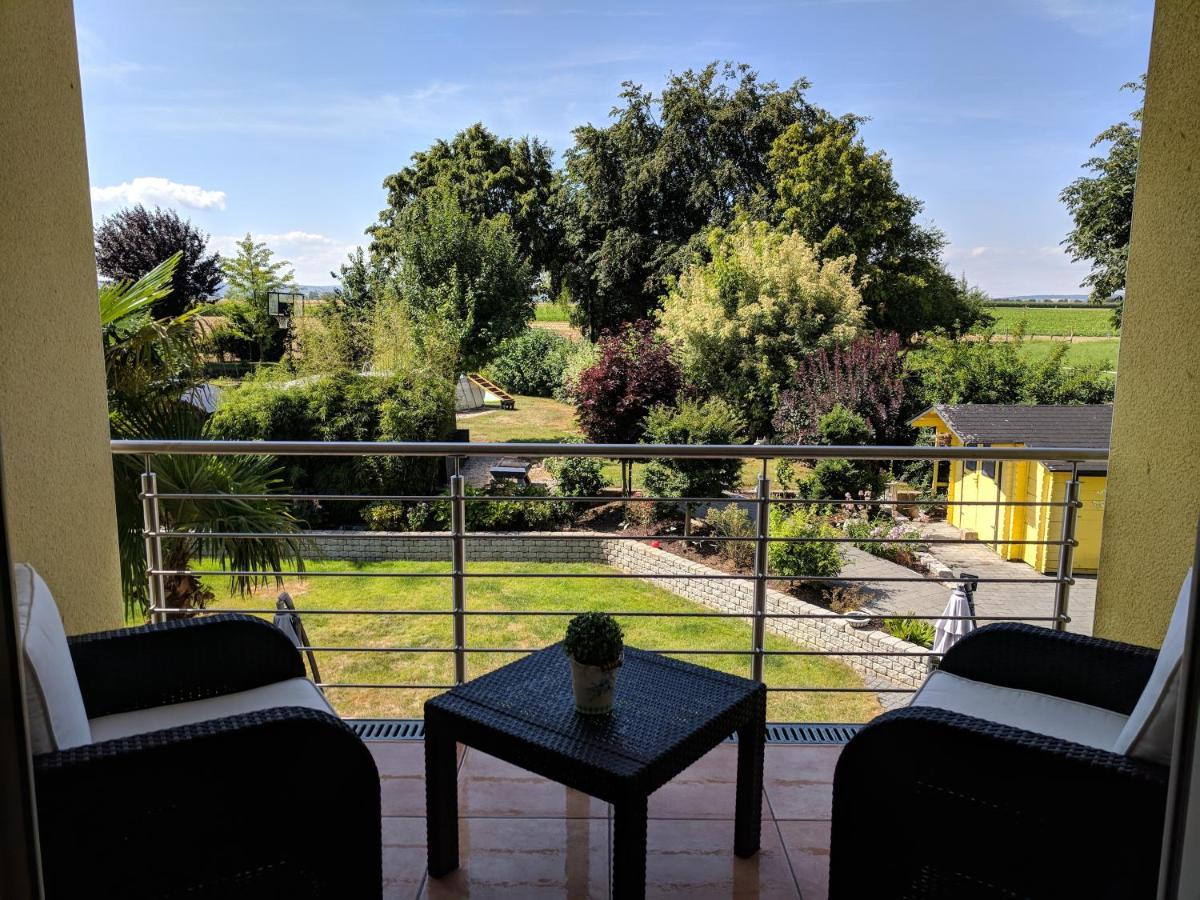Grosse Schoenheit Mit Panoramablick Euskirchen Zewnętrze zdjęcie